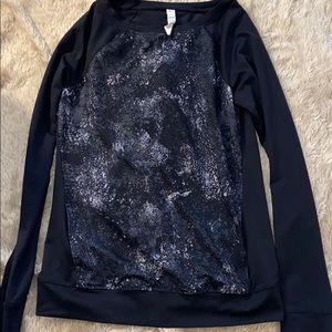 Under Armour Cold Gear pullover with front pockets